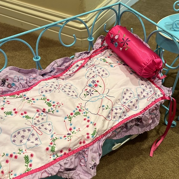 Doll bed - Picture 2 of 4